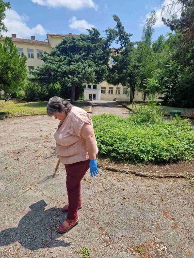 Участие в инициативата "Да изчистим България заедно" 8
