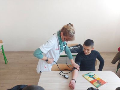 Интерактивен урок на тема: "Измерване на честотата на пулса и стойностите на артериалното налягане" - ПТГ Васил Левски - Горна Оряховица